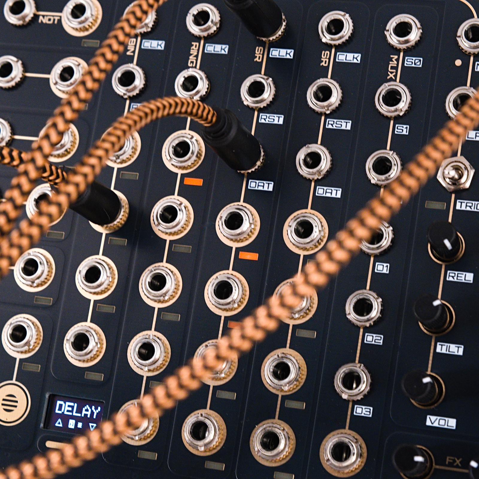 luna-desktop-closeup1